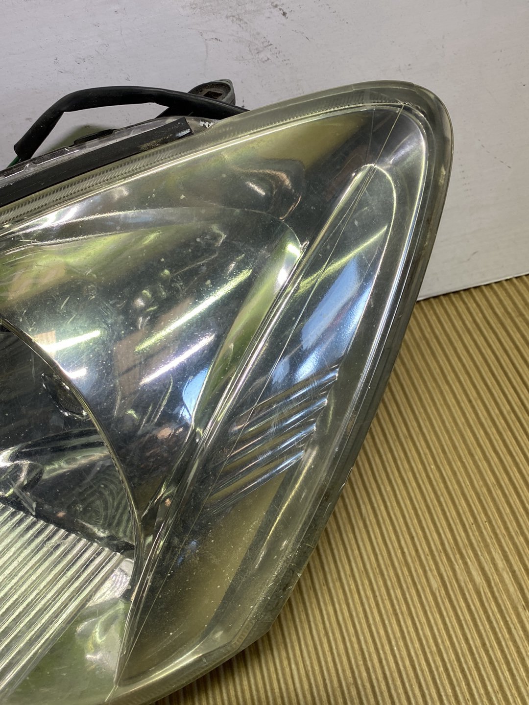 2005 Mitsubishi Lancer- Right Headlight PN: STANLEY 907-38200