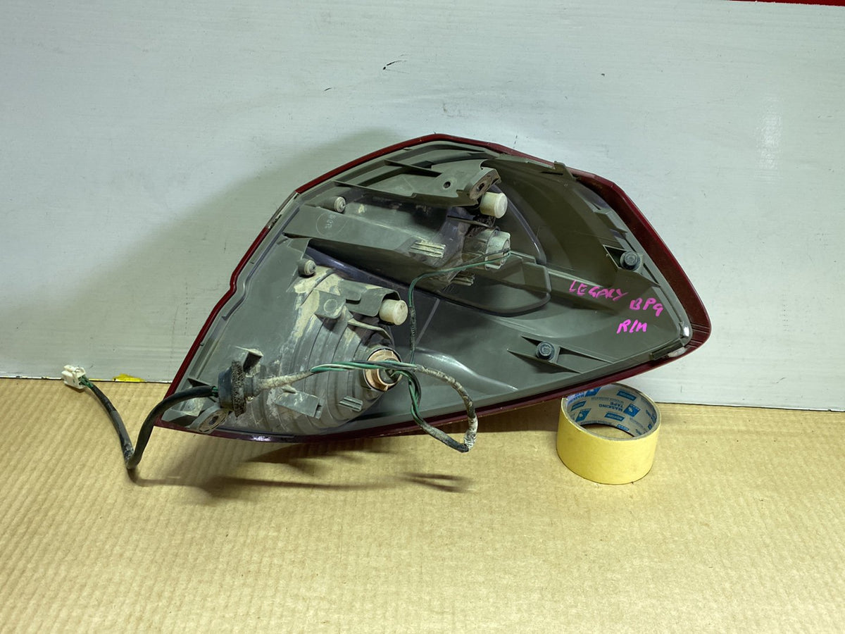2006 Subaru Legacy BP - Left Taillight LENS: KOITO 220-20952/ PN: 84201AG332