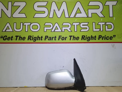 2005 Mazda Demio- Right Door Mirror PN: 5 wires