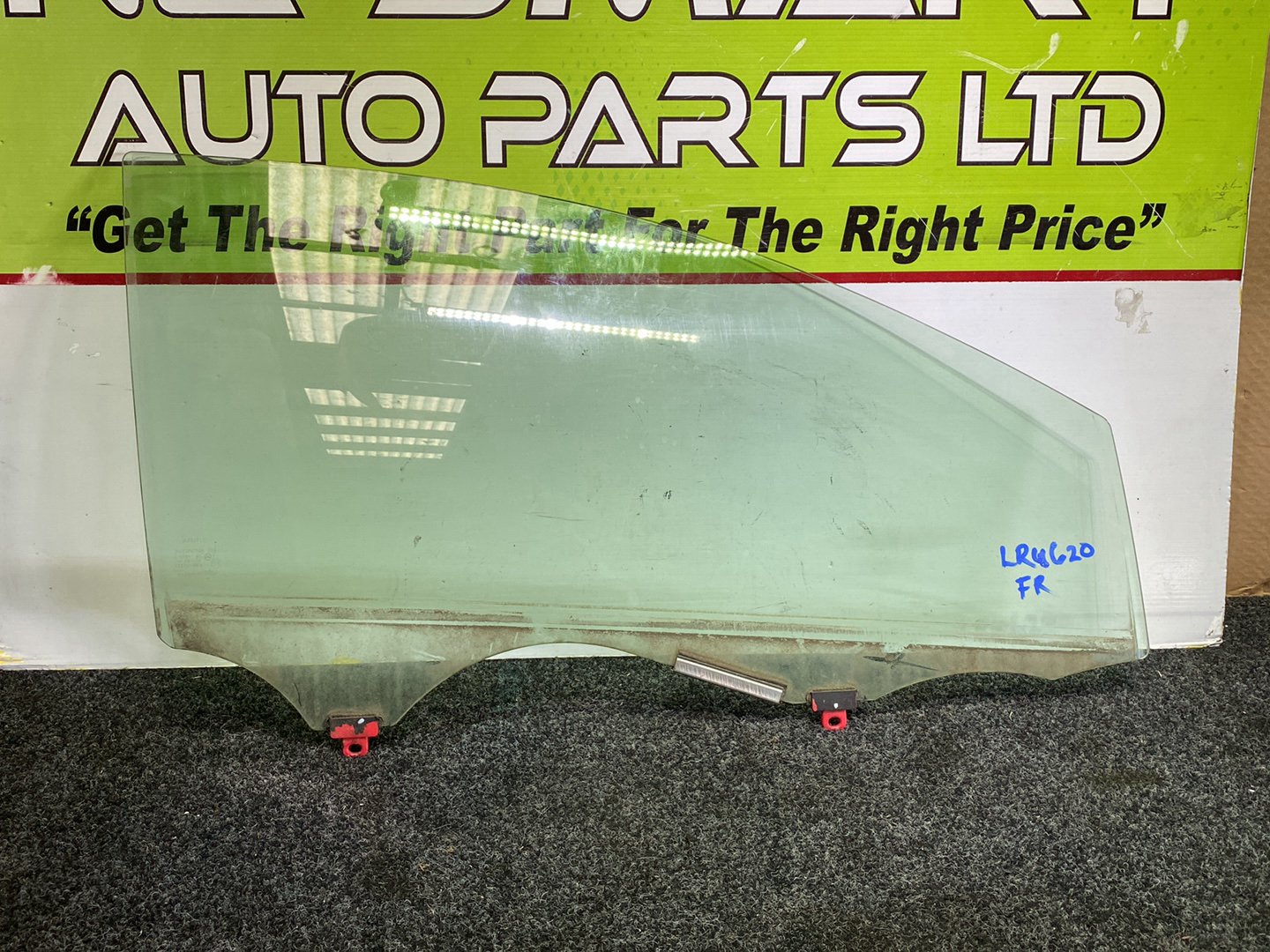 2008 Toyota Yaris - Right Front Door Glass PN: Tint Number M2H3
