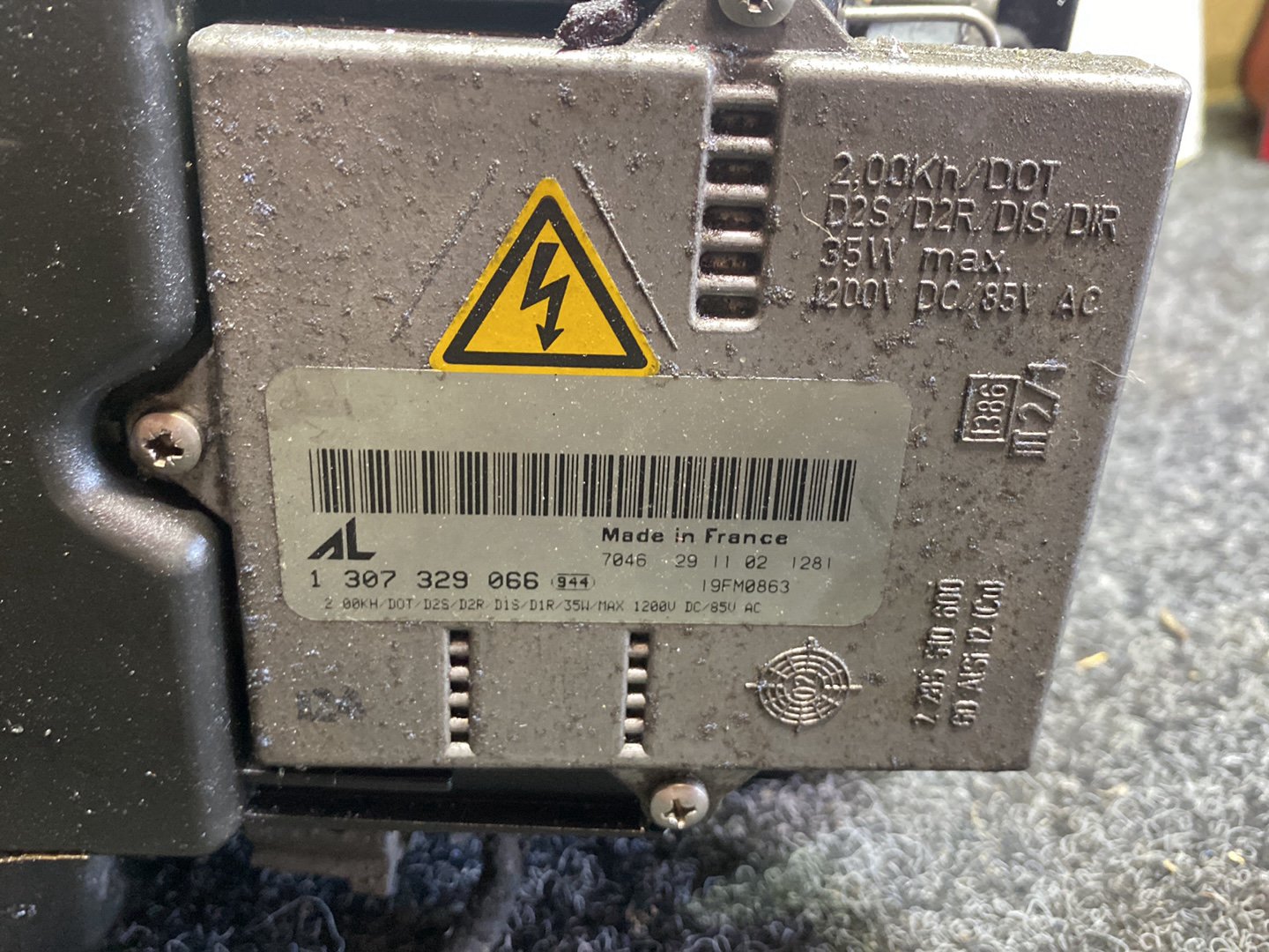 2005 Audi TT - Right Headlight PN: 8 N0 941 004BH