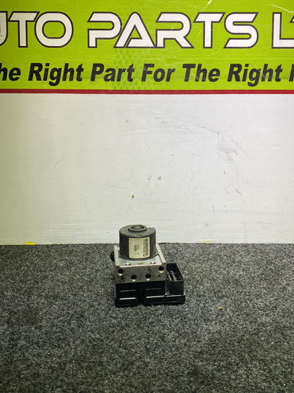 2004 Suzuki Swift - ABS Pump