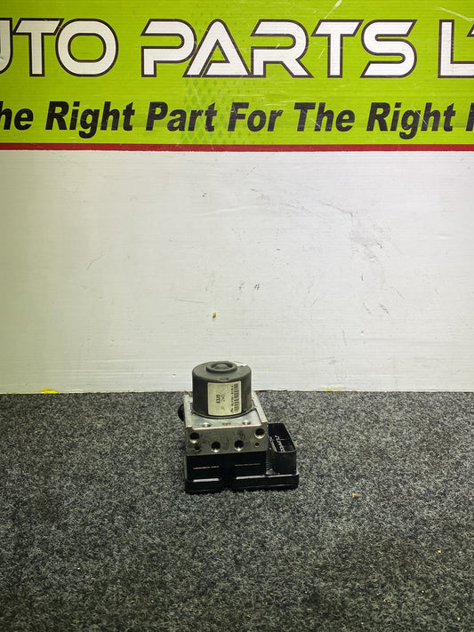 2004 Suzuki Swift - ABS Pump
