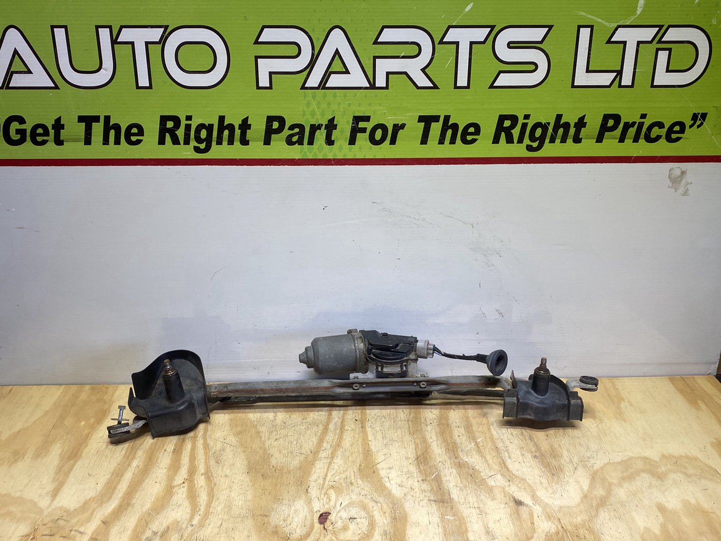 2012 Suzuki Swift - Wiper Motor PN: see photo