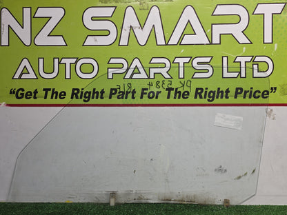 1990 Used Toyota Hiace - Right Front Door Glass PN: M30