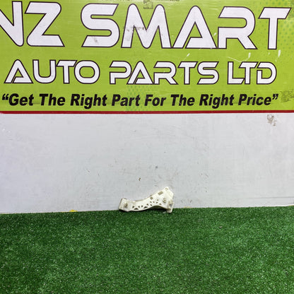 2007 Mazda Axela BK5P - Left Front Bumper Retainer PN: BN8V500U1C