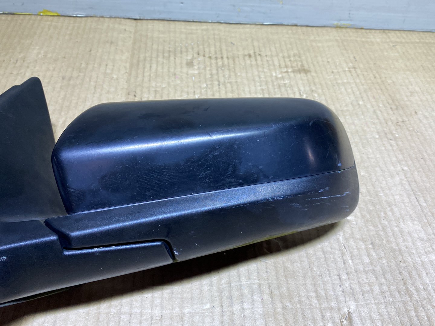 2004 Holden Commodore VY - Left Door Mirror PN: 3 wires
