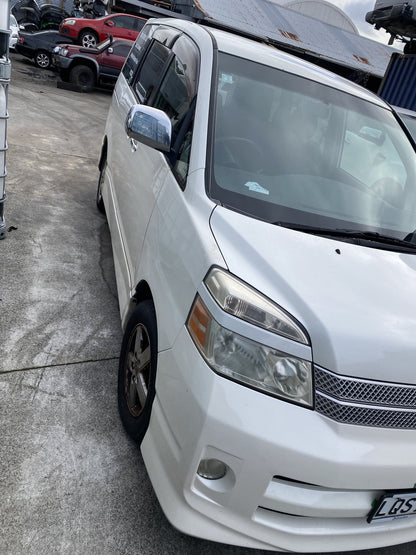 2007 Toyota Voxy AZR60- Dismantling For Parts