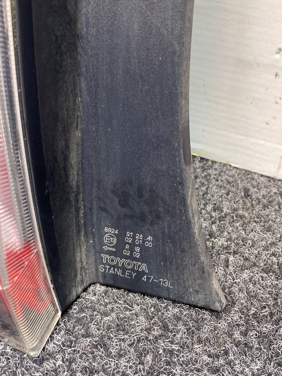 2005 Used Toyota Prius NHW20 - Left Taillight PN: STANLEY 47-13