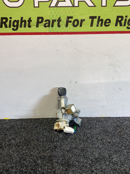 2005 Toyota Wish - Ignition With Key PN: 45020-68-1