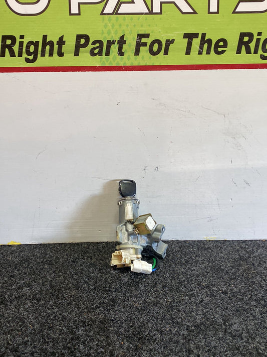 2005 Toyota Wish - Ignition With Key PN: 45020-68-1