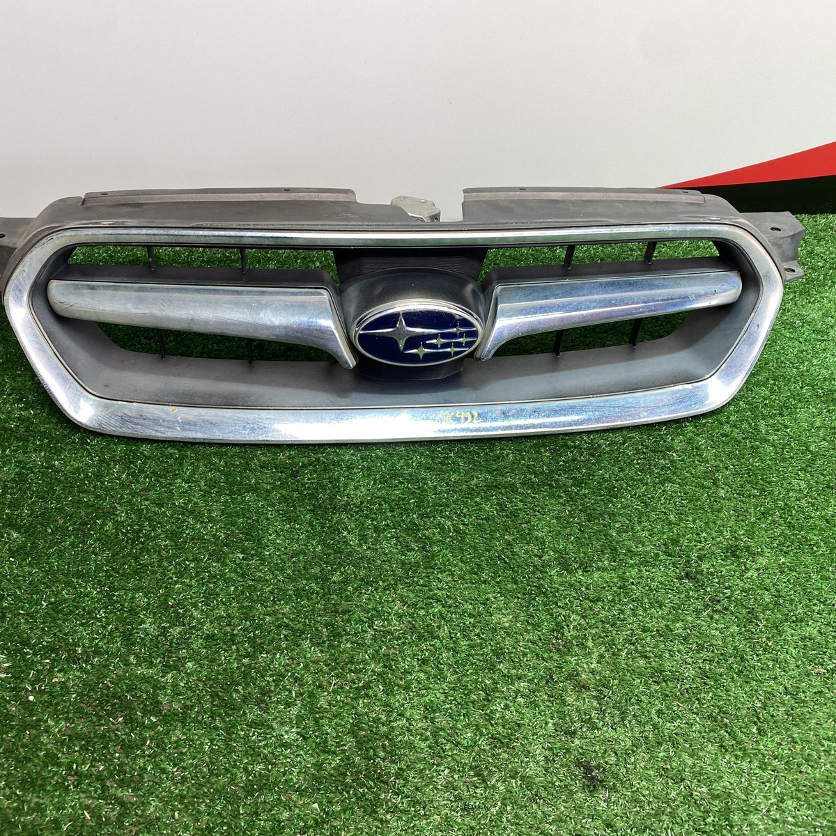2005 Subaru Legacy - Upper Bumper Grille PN: 91121AG040
