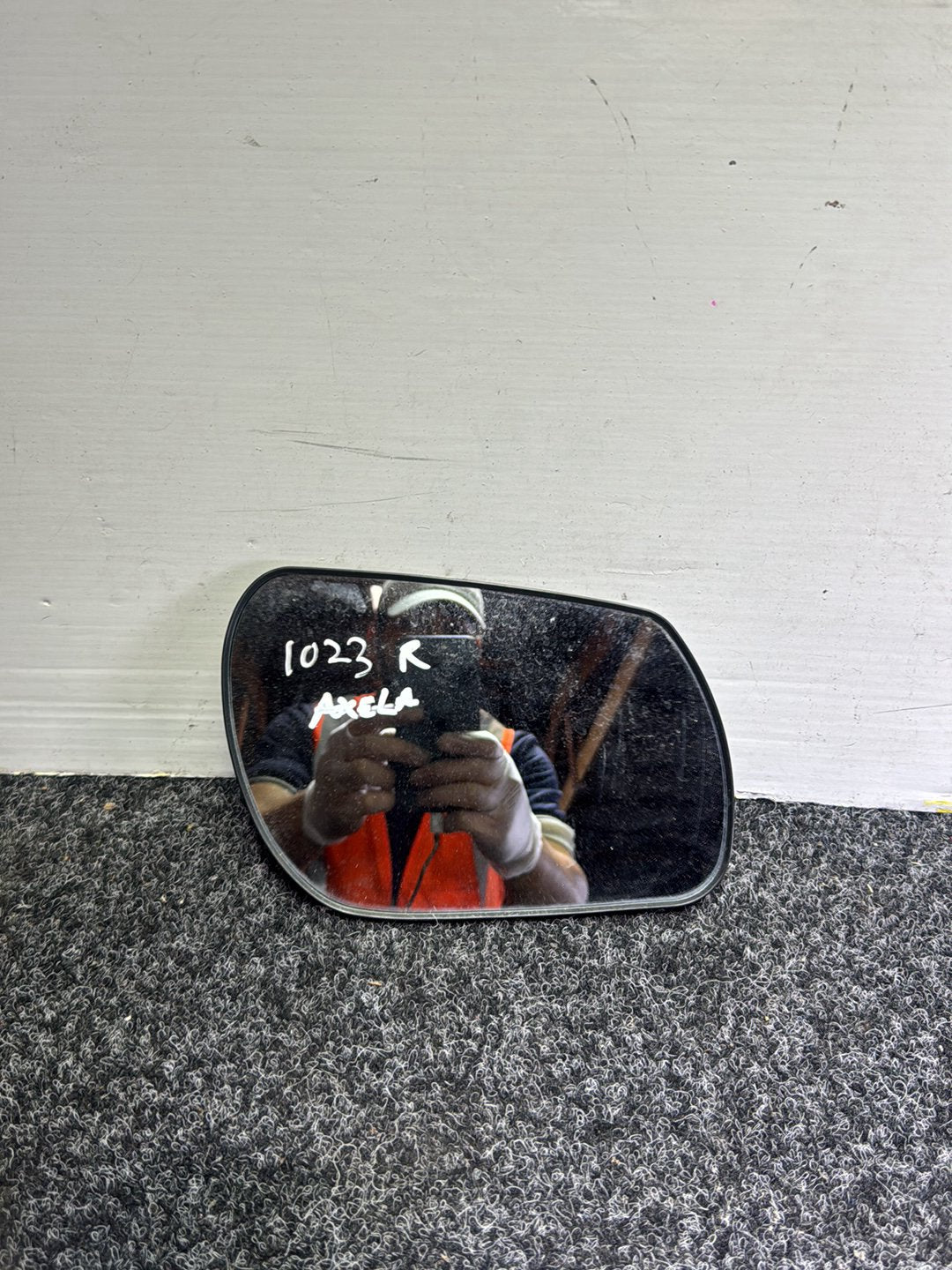 2009 Mazda Axela BK5P - Right Door Mirror Glass