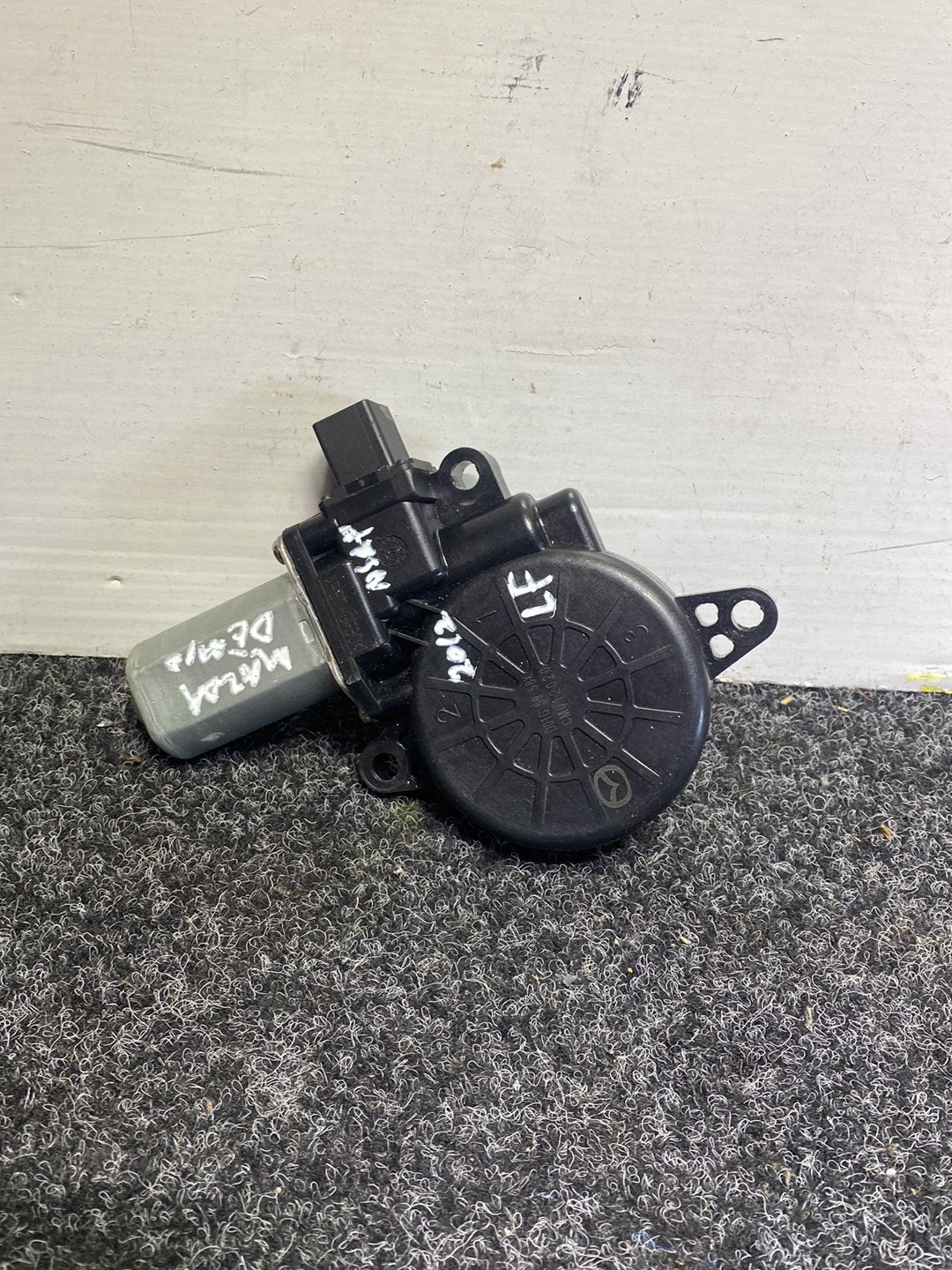 2012 Mazda Demio - Left Front Window Regulator/Motor PN: D01G 59 58X