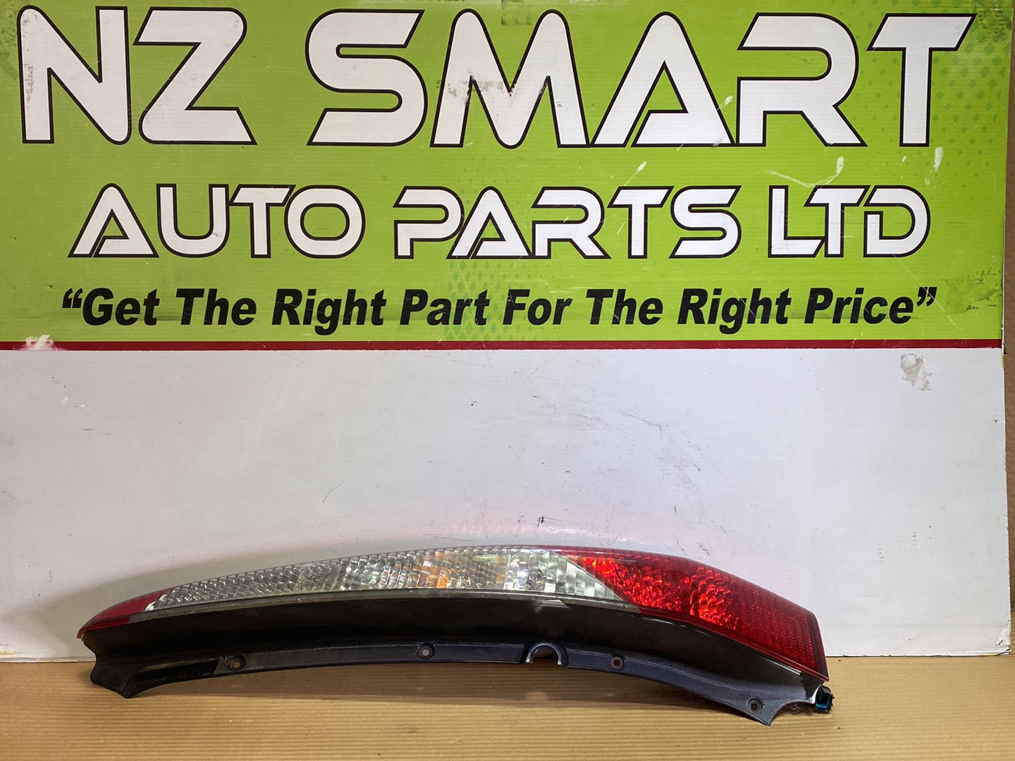 2004 Mitsubishi Lancer- Right Taillight PN:
