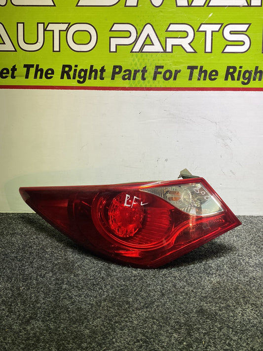 2012 Hyundai i45 - Left Taillight PN: 92401-3S
