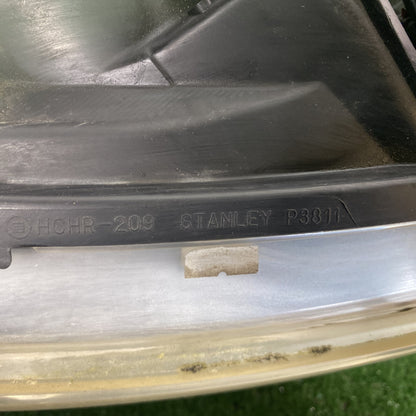 2004 Mazda MPV - Right Headlight PN: STANLEY P3811