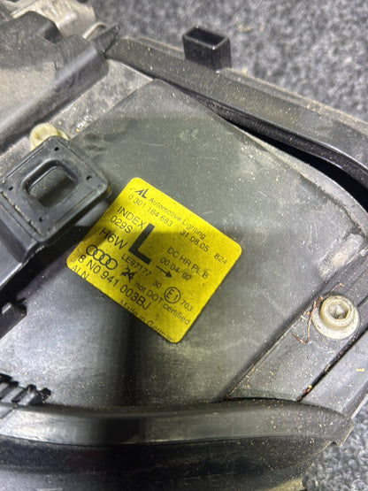 2005 Audi TT TRUZZZ8N751013059 - Left Headlight PN: 8N0 941 003