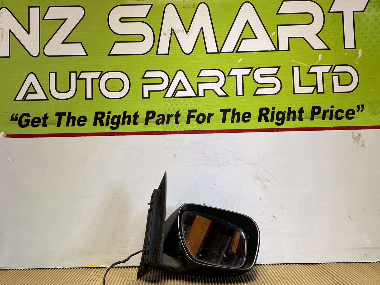 2010 Mazda Premacy- Right Door Mirror PN: 6 wires