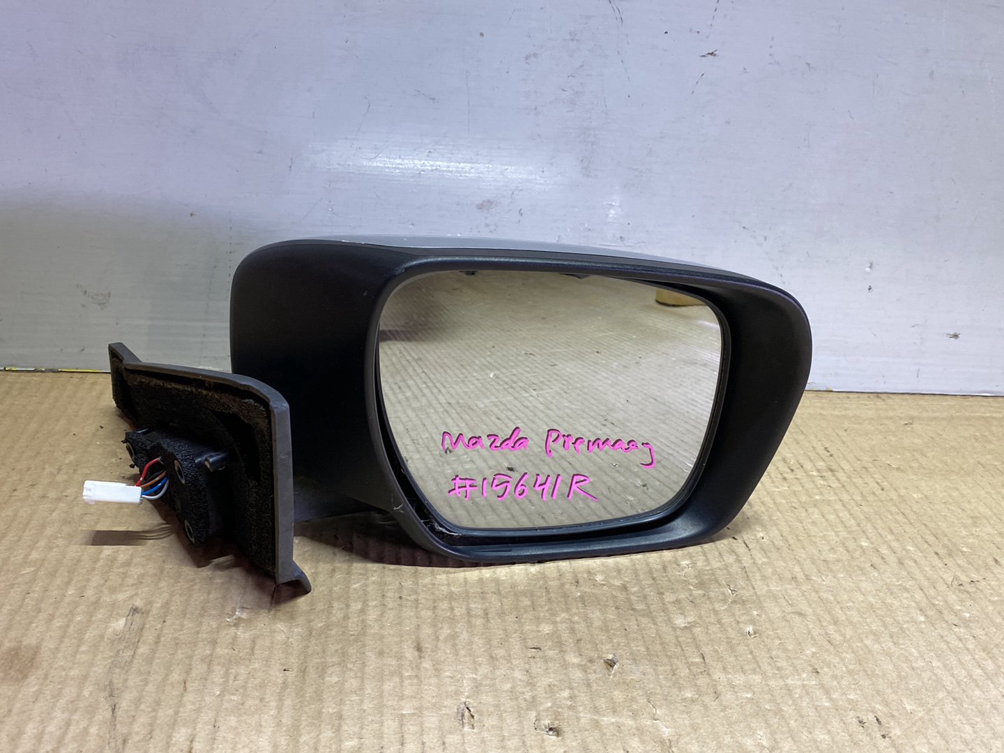 2005 Mazda Premacy CREW - Right Door Mirror PN: 5 wires