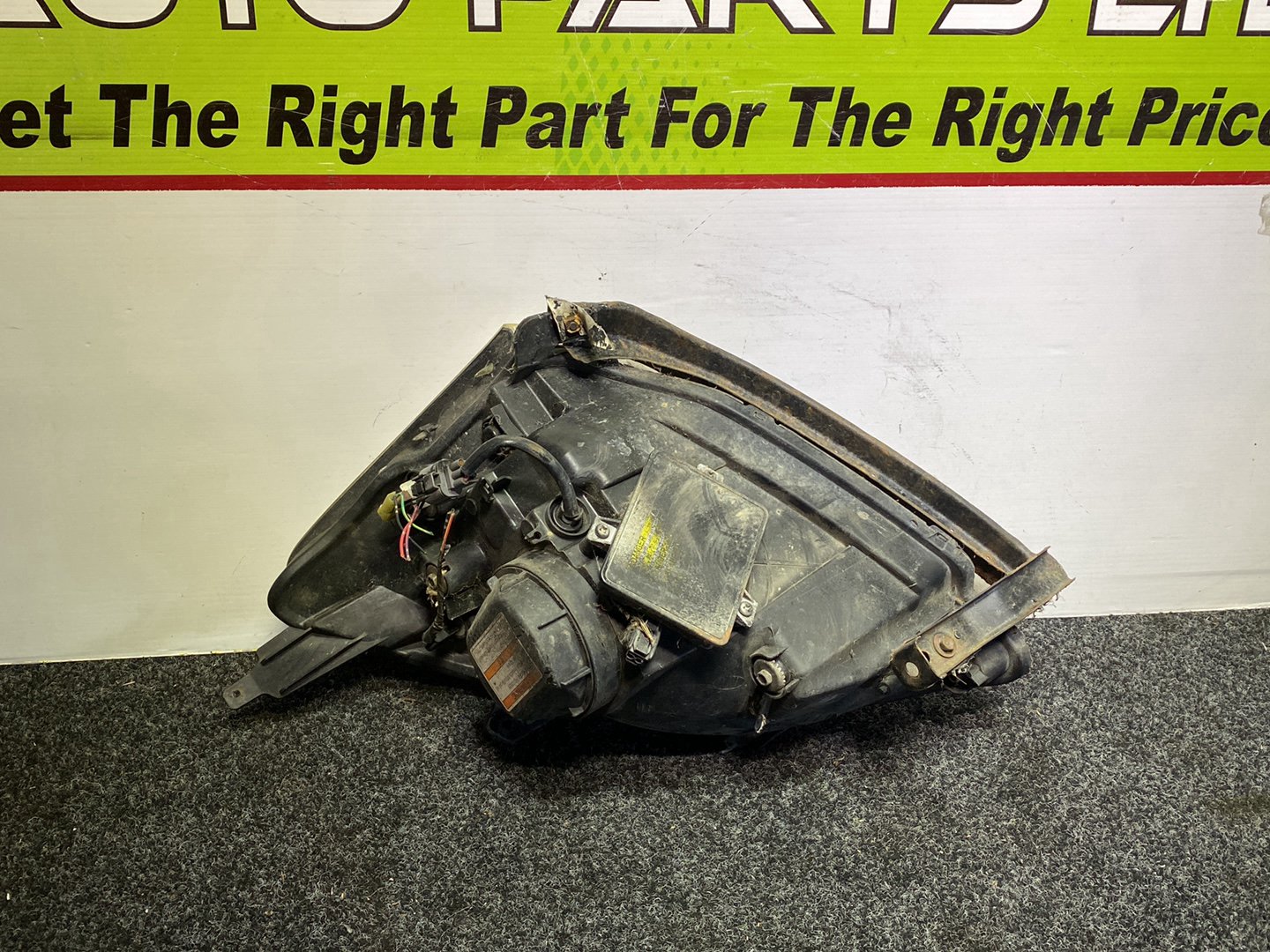 2003 Honda Civic - Right Headlight PN: STANLEY P1528