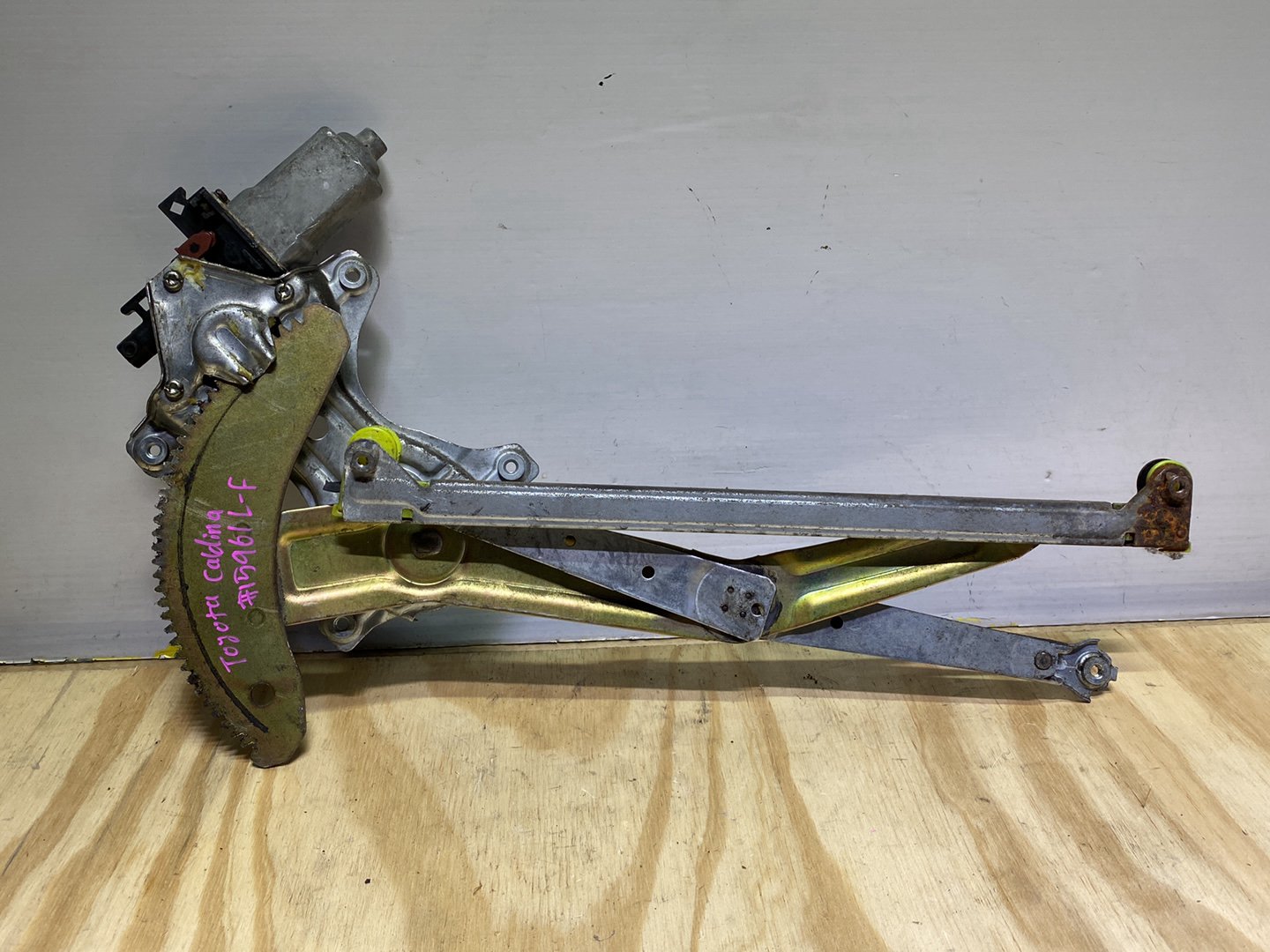 1998 Toyota Caldina ST215 - Left Front Window Regulator/Motor