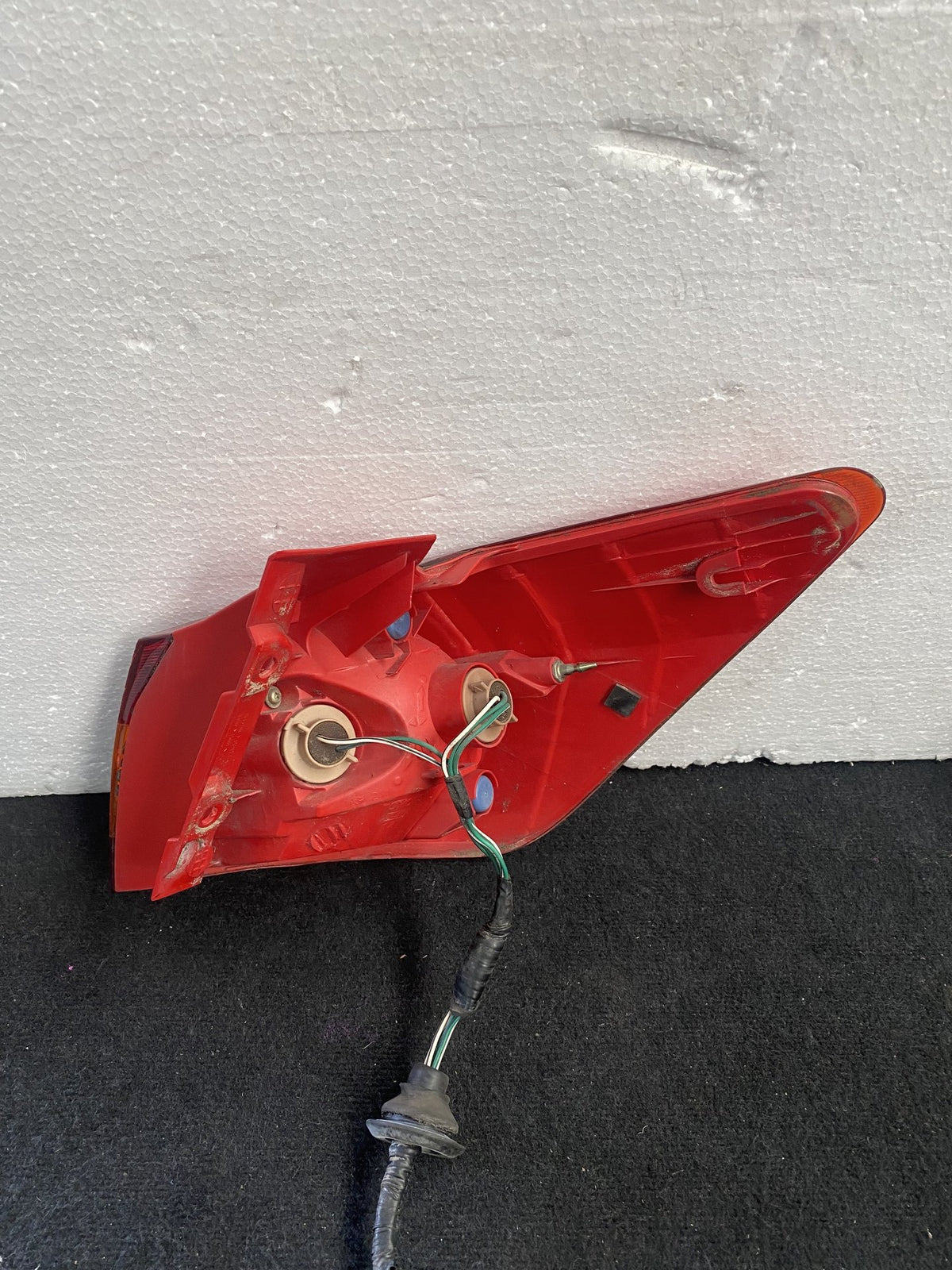 2004 Used Toyota Caldina - Left Taillight PN: 21-57