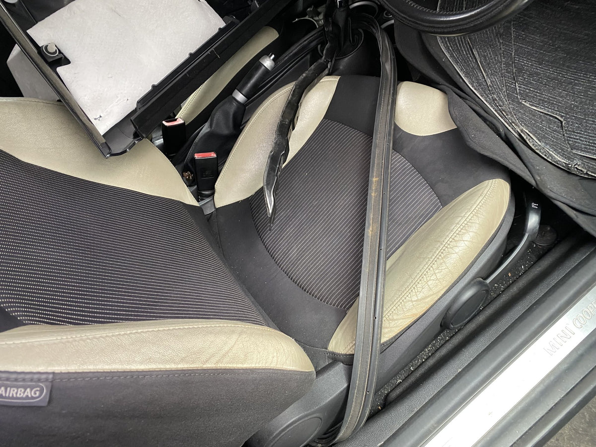 2007 MINI Cooper - Dismantling For Parts