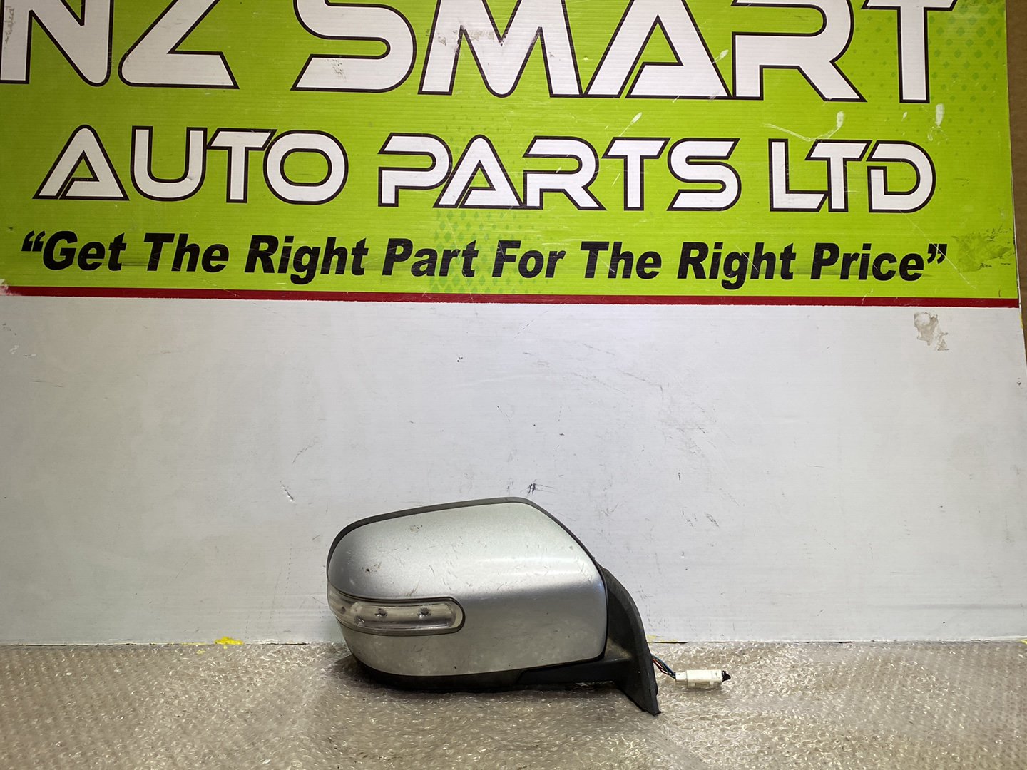 2007 Mazda MPV- Right Door Mirror PN: 7 wires