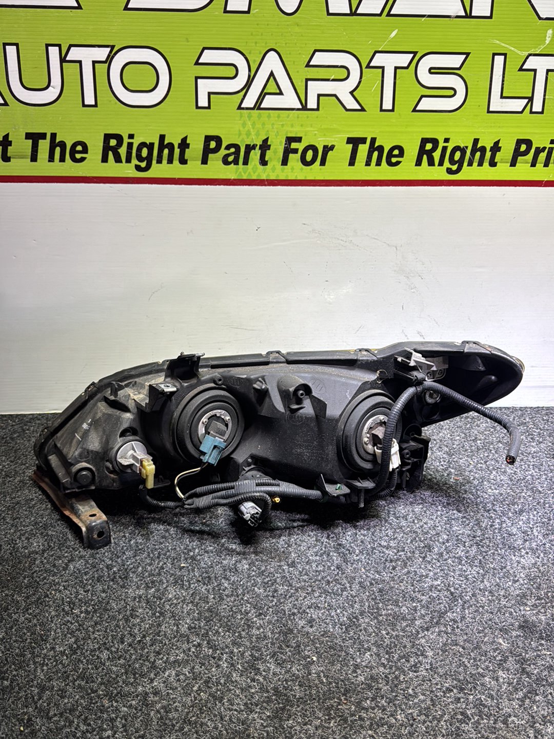 2005 Honda Civic - Right Headlight PN: STANLEY P5476