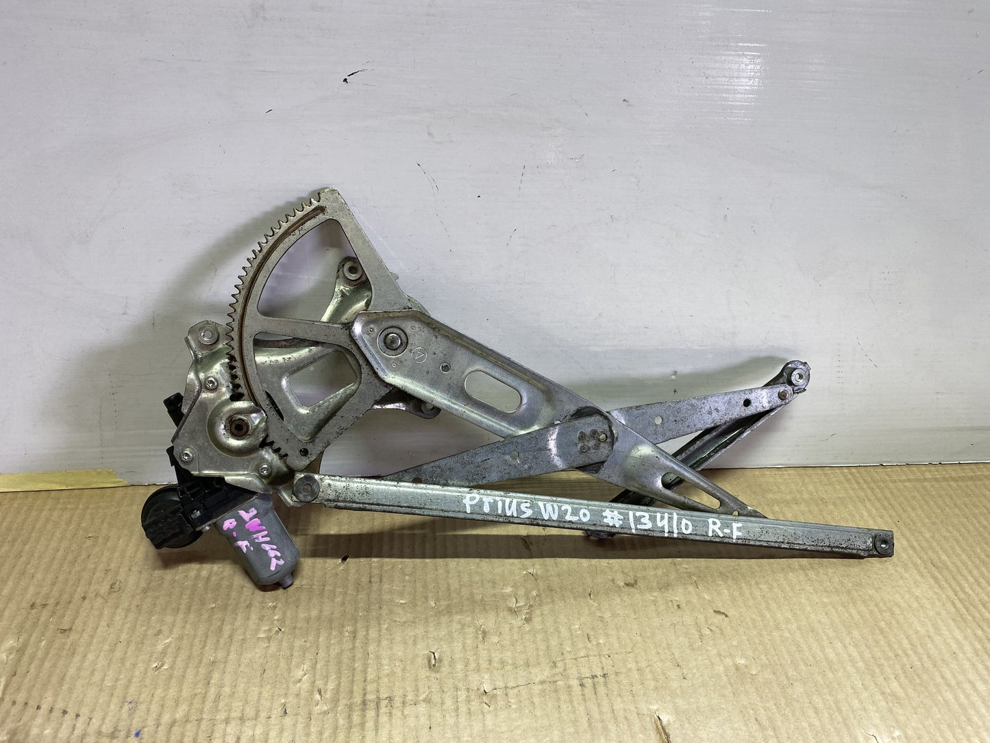 2009 Used Toyota Prius NHW20- Right Front Window Regulator/Motor