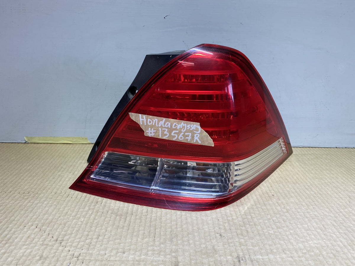 2004 Honda Odyssey RB1 - Right Taillight PN: P3882