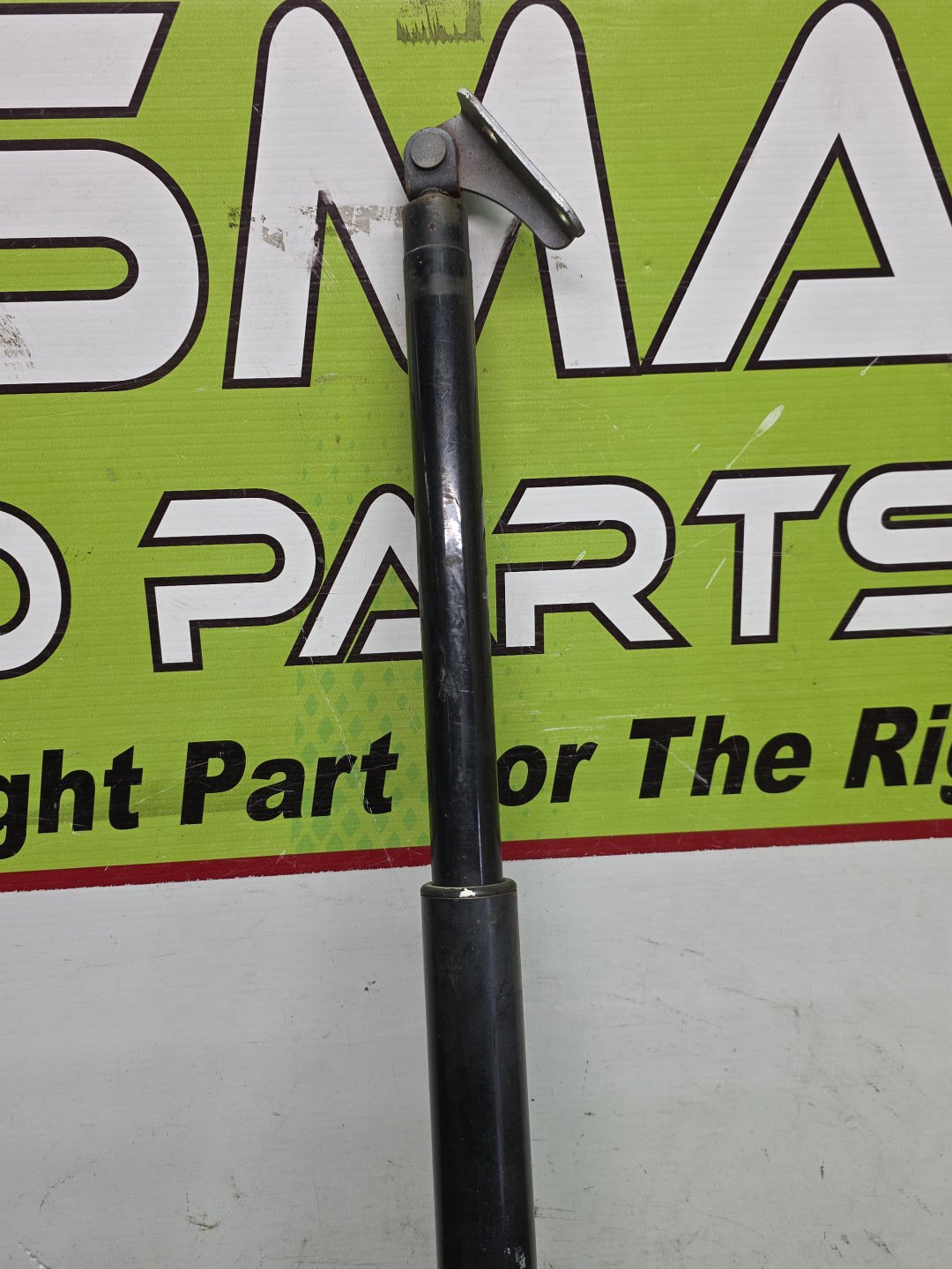 1990 Used Toyota Corolla RZH102-8000415 - Left Tailgate Strut PN: