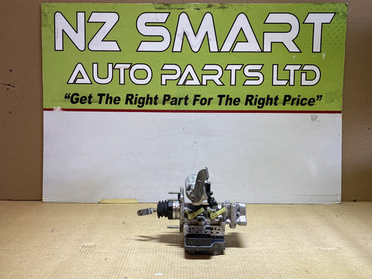 2012 Toyota Prius ZVW30 - Master Cylinder PN: see photo