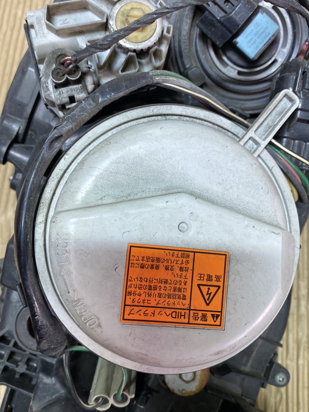 2007 Subaru Legacy- Right Headlight PN: see photos