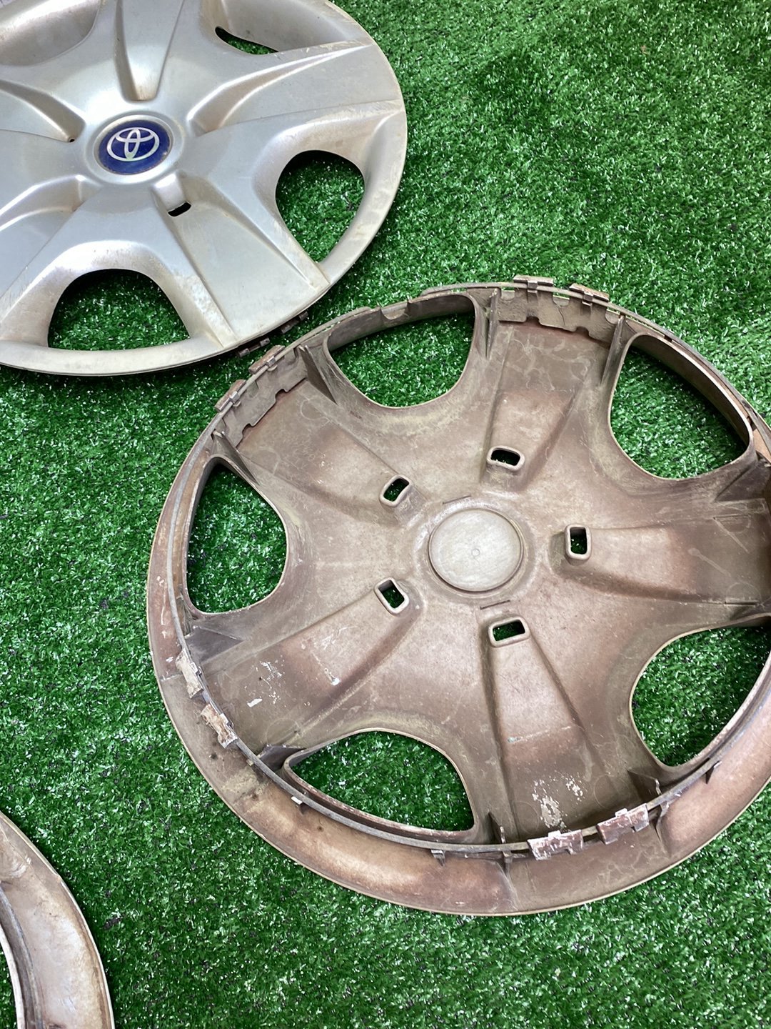 2002 Used Toyota Caldina - Wheel Cover/Hub Cap PN: Size 15