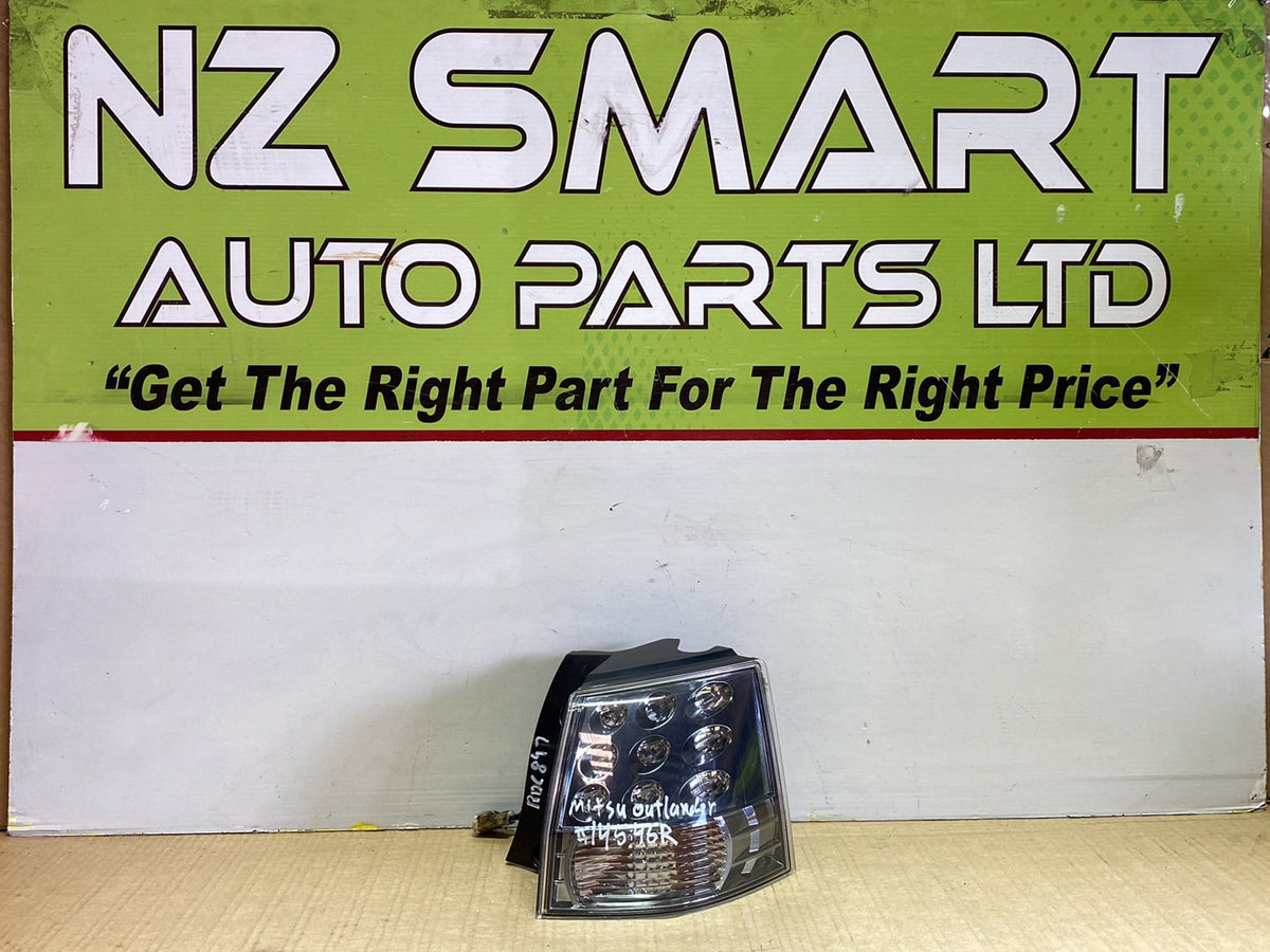 2006 Mitsubishi Outlander CW5W - Right Taillight PN: Koito 220-87813