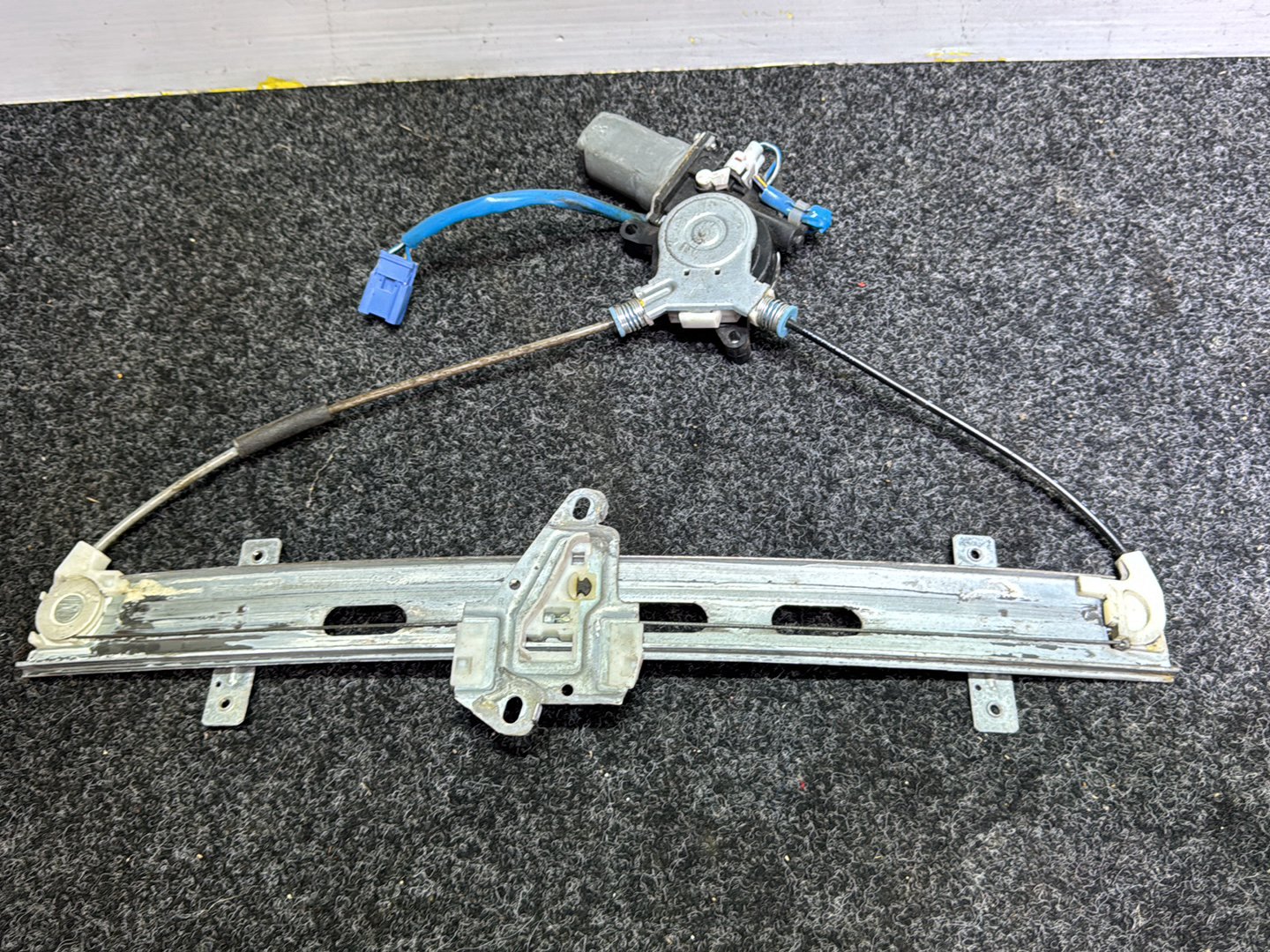 2004 Honda Civic- Right Front Window Regulator/Motor