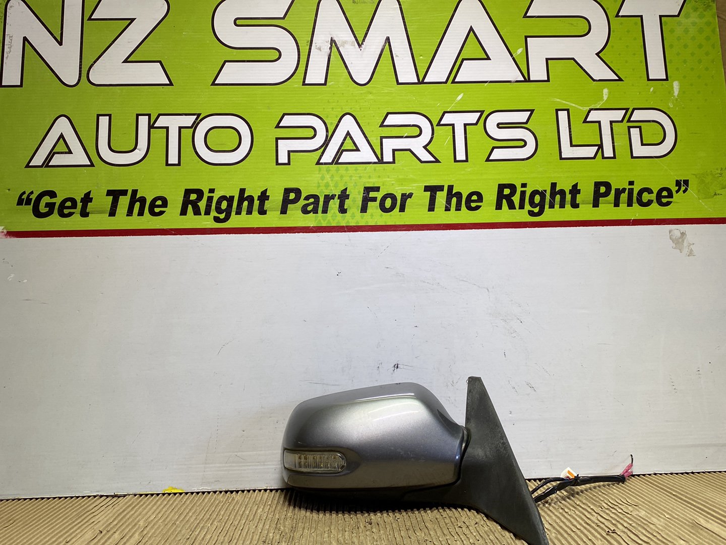 2006 Mazda Atenza- Right Door Mirror PN: 2 plugs 7 wires