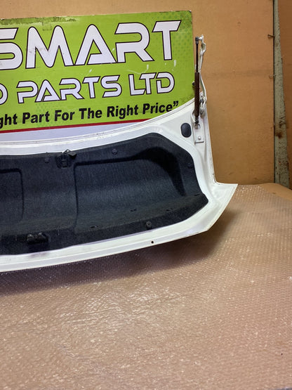 2005 Nissan Teana - Bootlid/Tailgate PN: H43009Y0MB