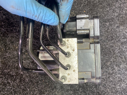 2010 Mazda Axela BL5FW - ABS Pump