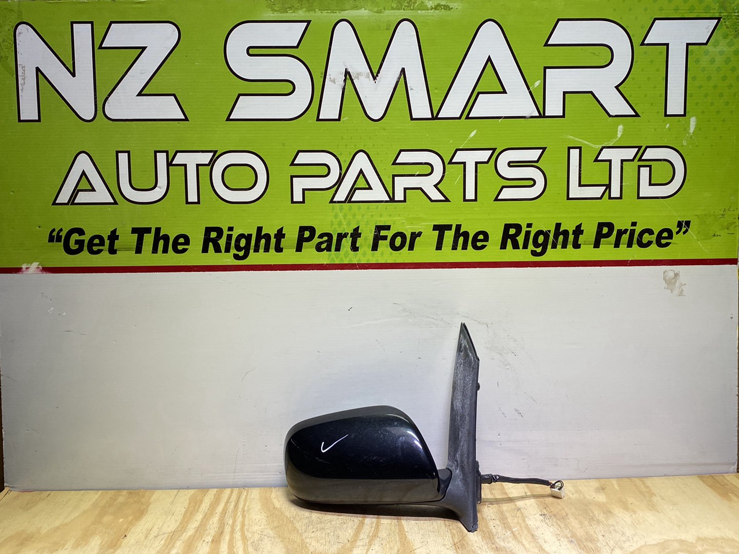 2005 Toyota Wish ANE11 - Right Door Mirror PN: 7 wires