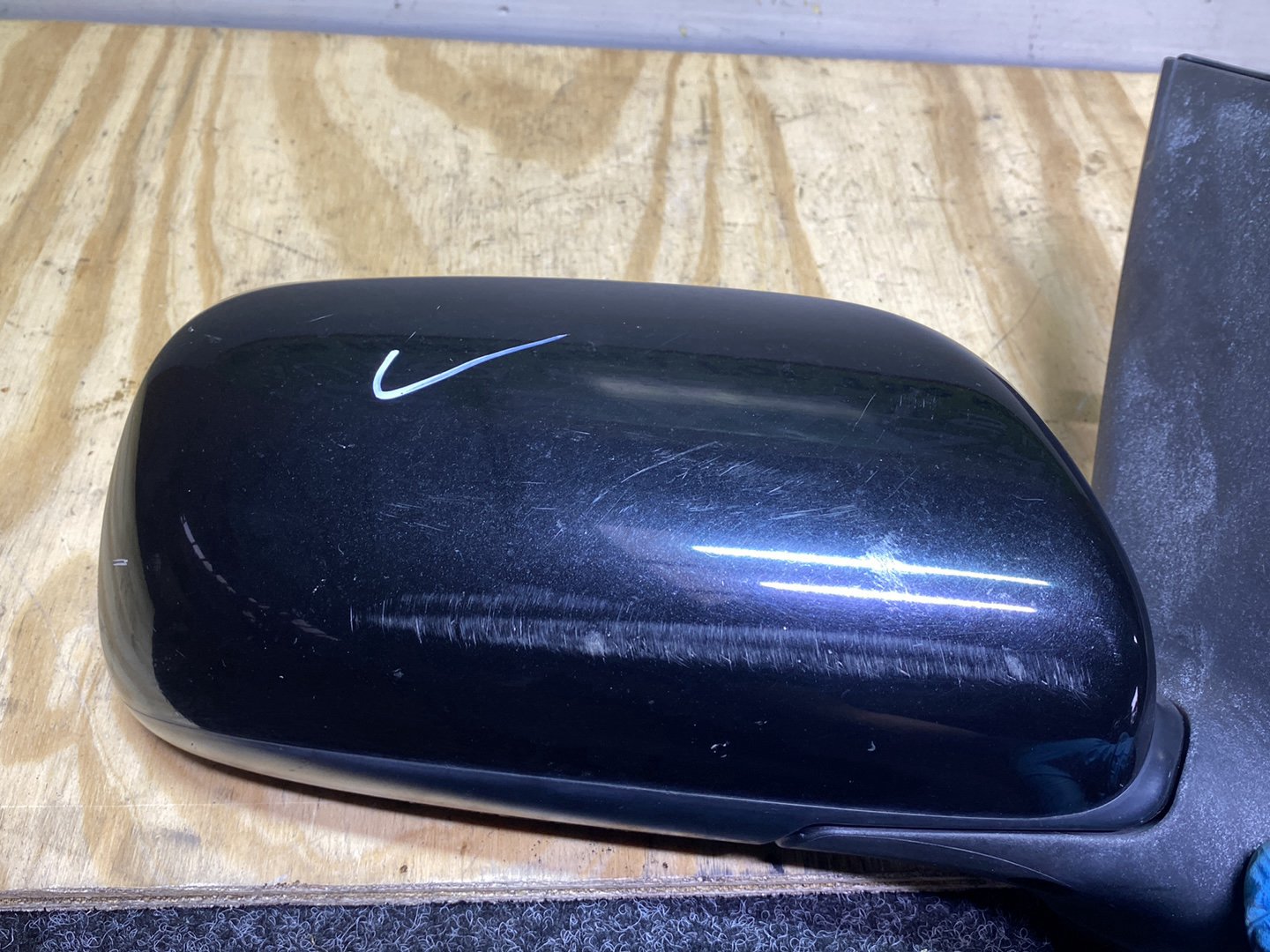 2005 Toyota Wish ANE11 - Right Door Mirror PN: 7 wires