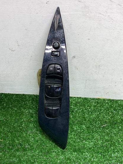 2012 Nissan Leaf ZE0 - Master Power Window Switch PN: See photos