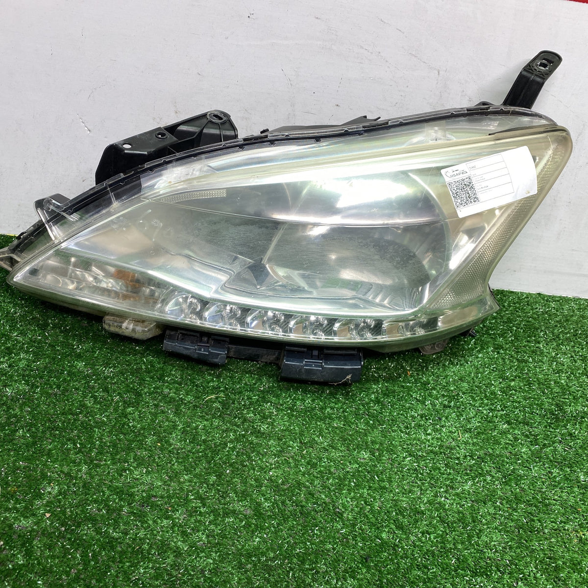 2015 Nissan Pulsar - Left Headlight PN: STANLEY W0610
