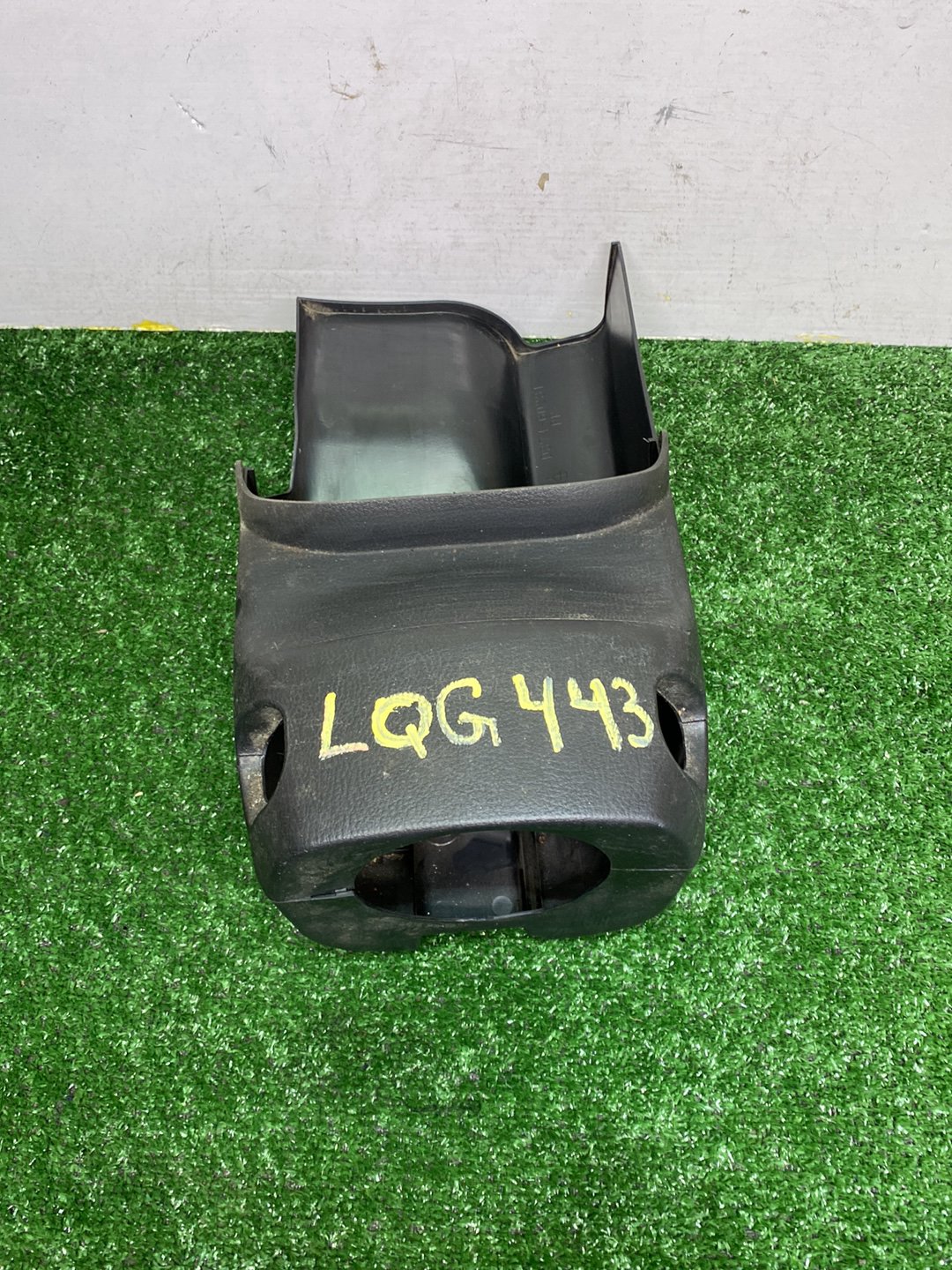 2006 Mazda Demio - Steering Column Shroud PN: D37460231