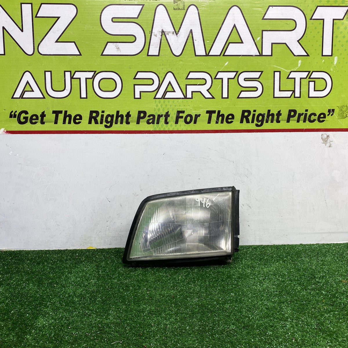 2009 Mazda Bongo Friendee SK82V - Left Headlight PN: STANLEY P0220