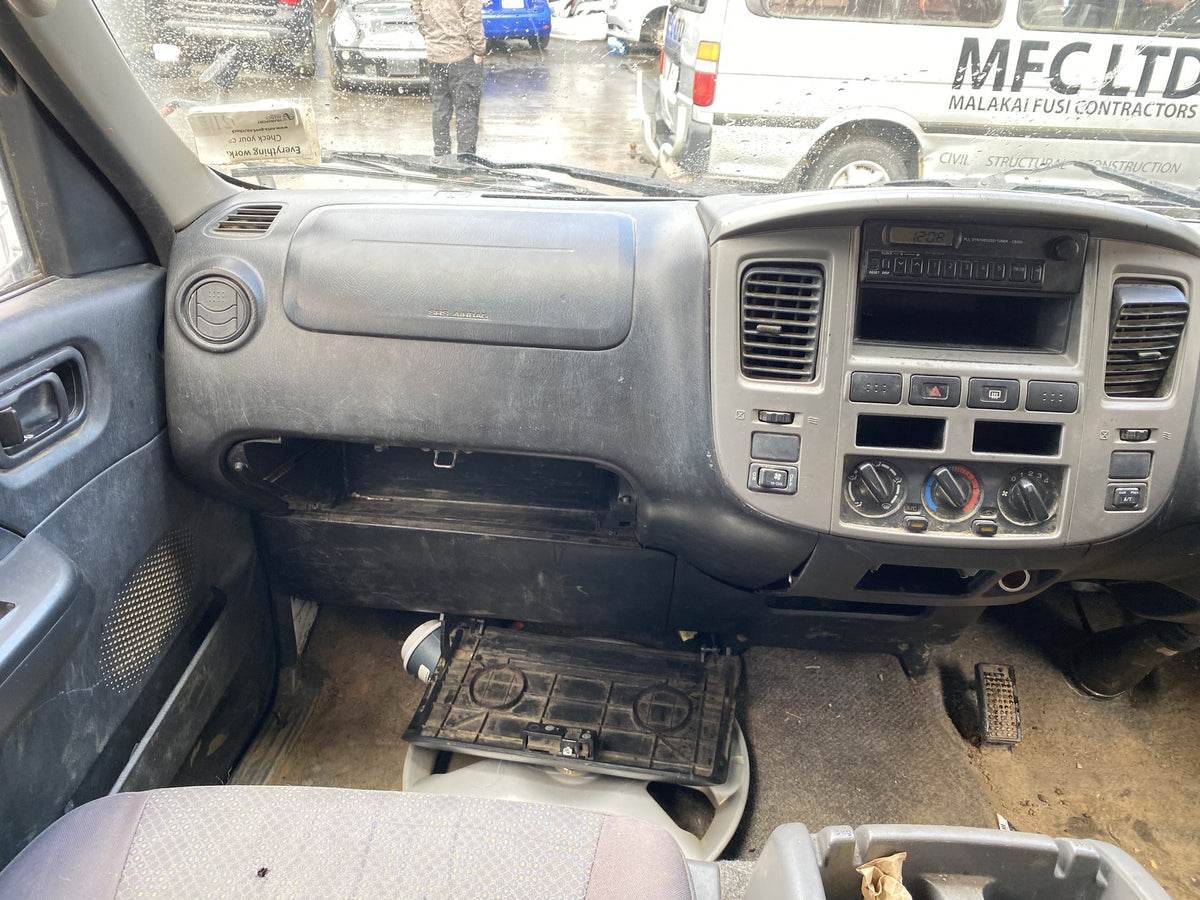 2011 Nissan Caravan SGE25 Dismantling For Parts