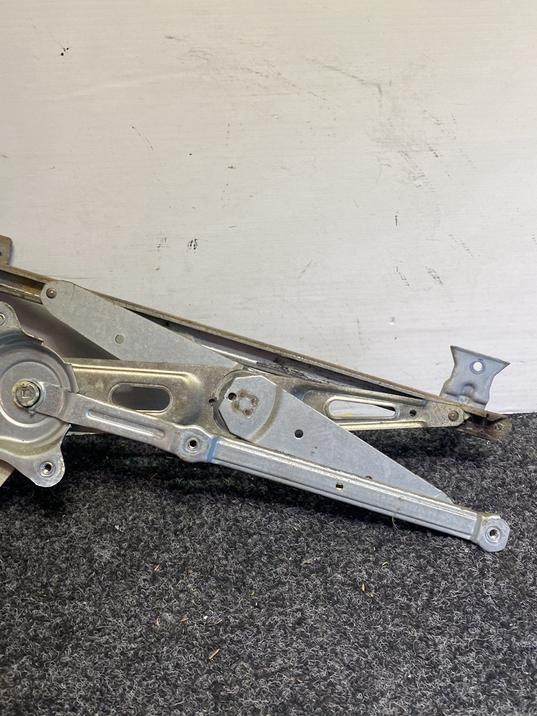 2013 Toyota Hiace - Right Front Window Regulator/Motor