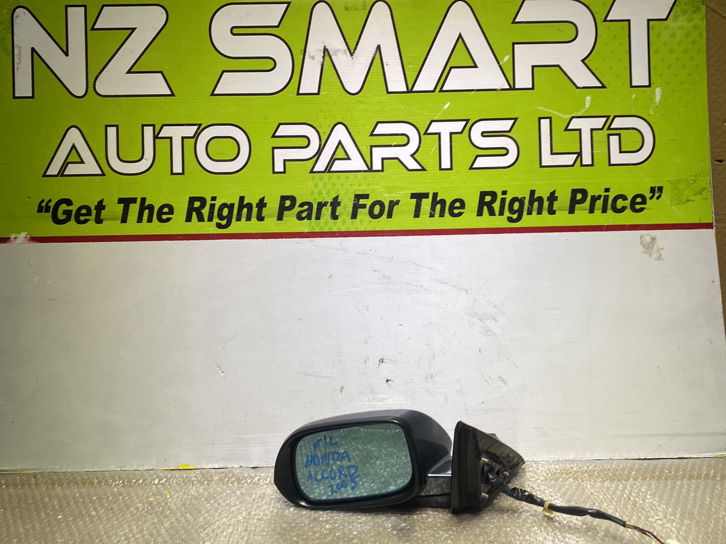 2005 Honda Accord- Left Door Mirror PN: 8 wires